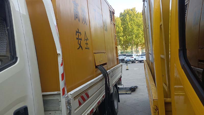 五寨如何判断柴油发电机组和UPS电源的切换时间是否符合要求？
